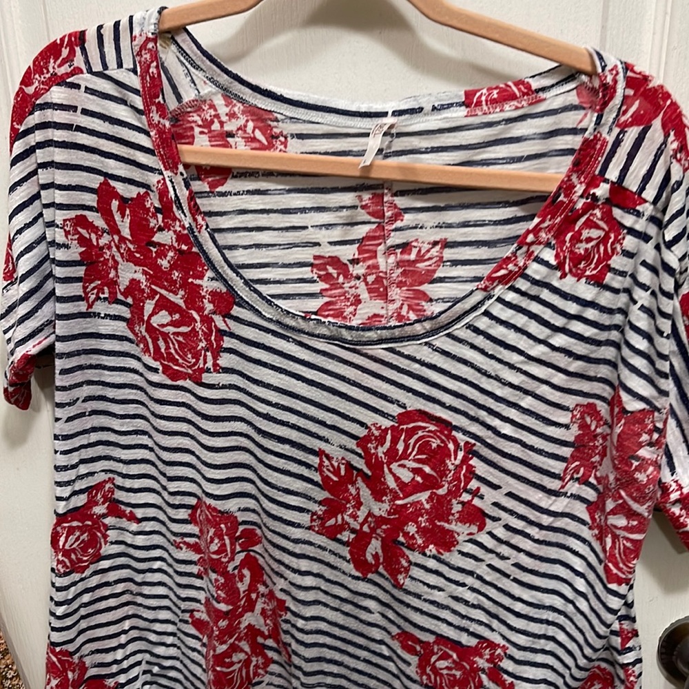 Blue striped with red roses